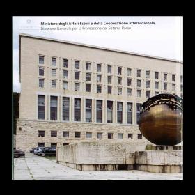 Angelo Rinaldi,Facciata del Palazzo della Farnesina Sede del Ministero degli Esteri italiano a Roma,lugp di conservazione della importante collezione darte
